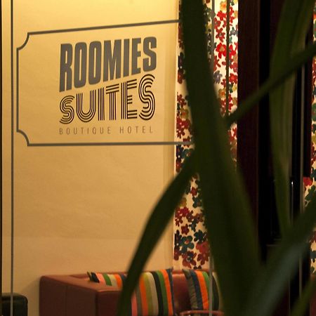 Roomies Suites Batu Ferringhi Esterno foto