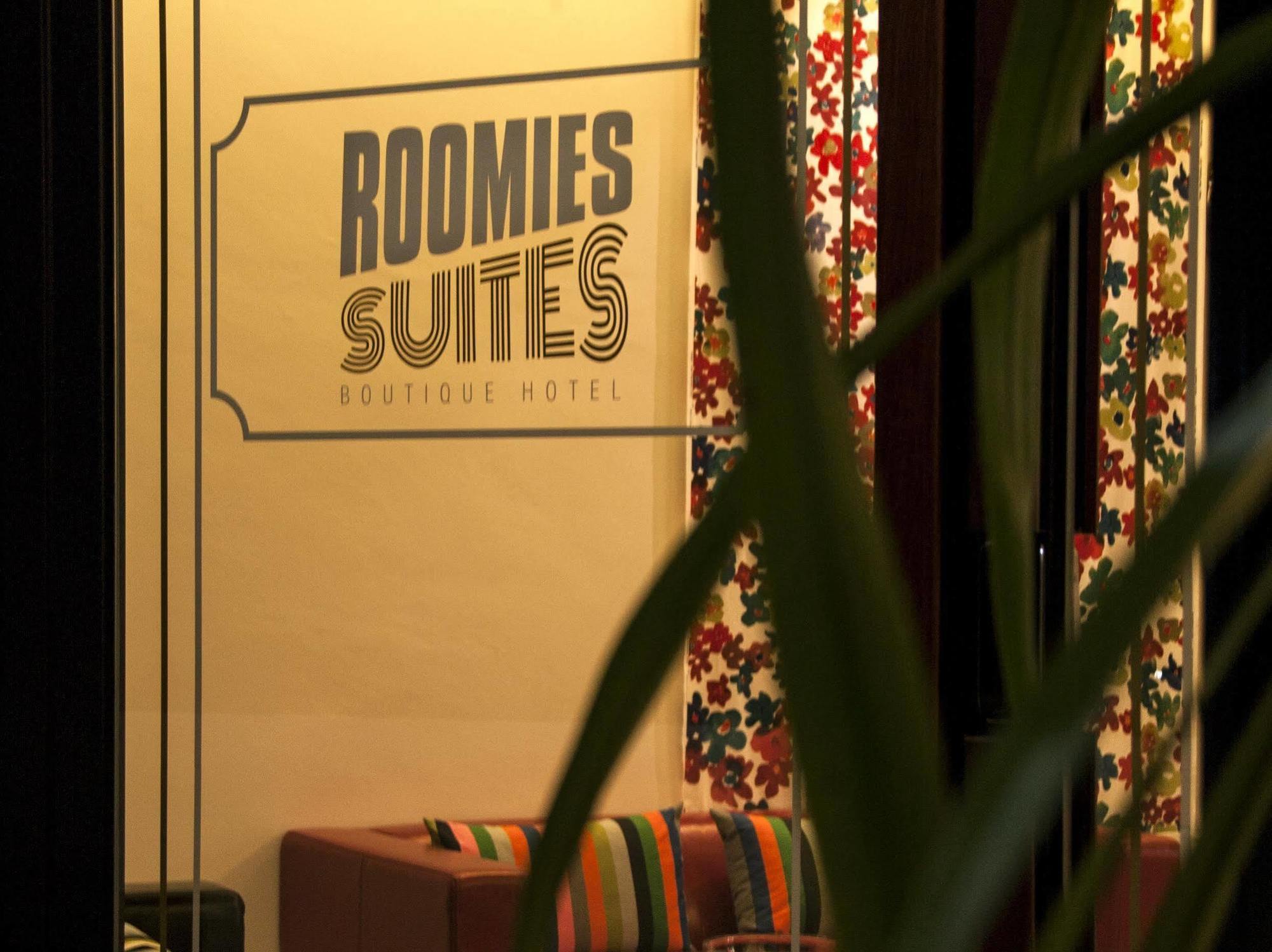 Roomies Suites Batu Ferringhi Esterno foto
