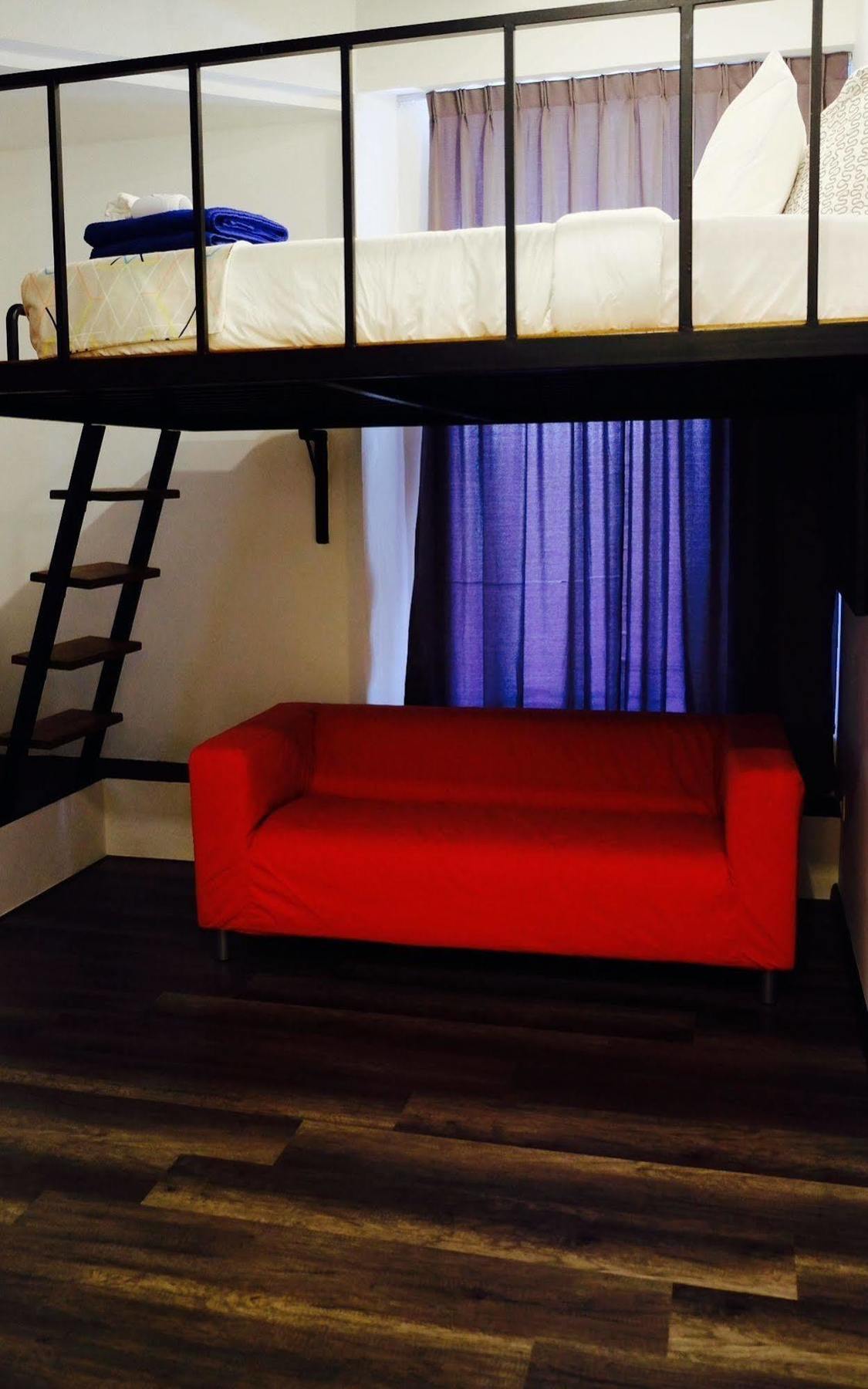 Roomies Suites Batu Ferringhi Esterno foto